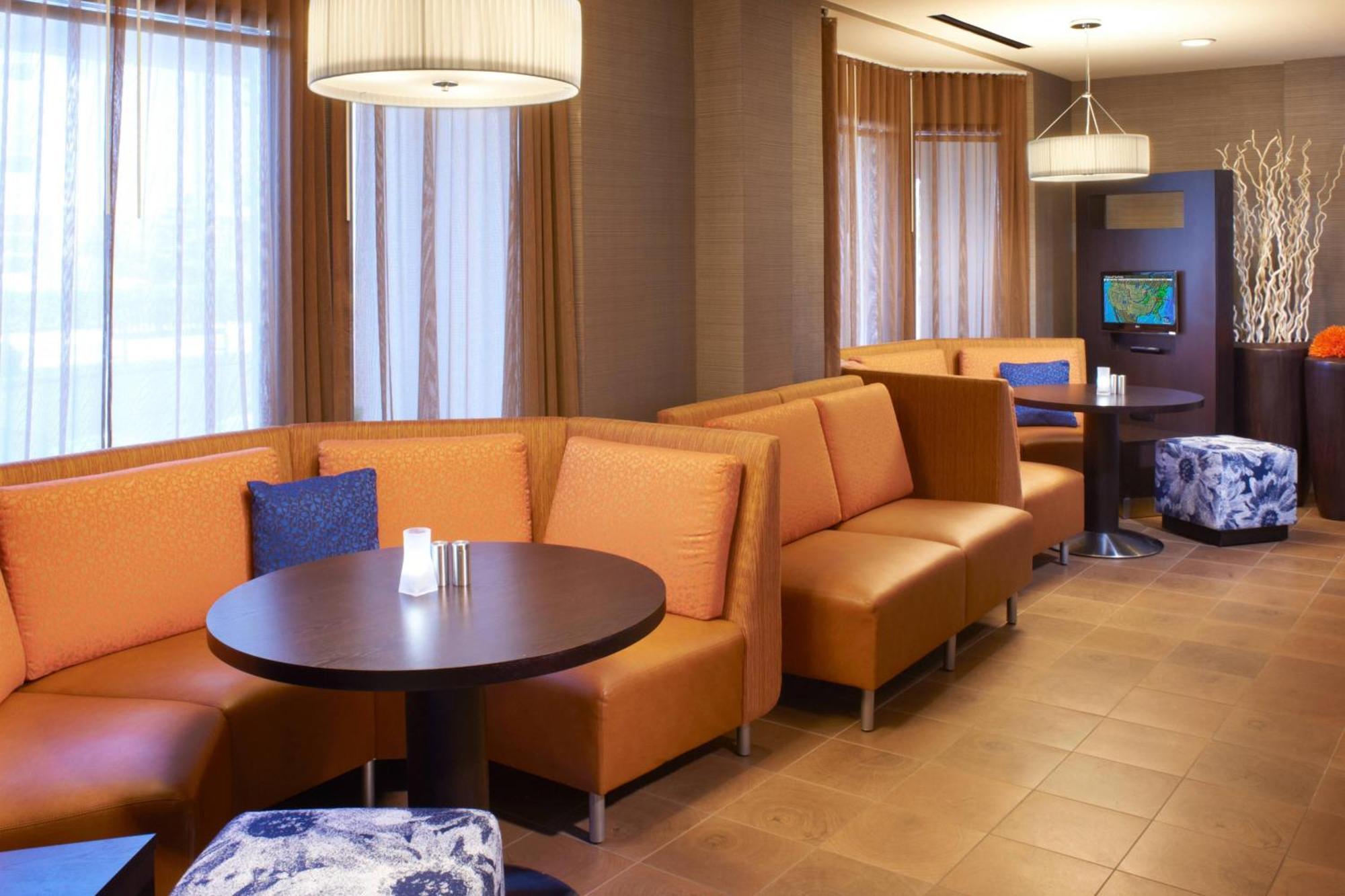 Hotel Courtyard Toledo Rossford/Perrysburg Exterior foto